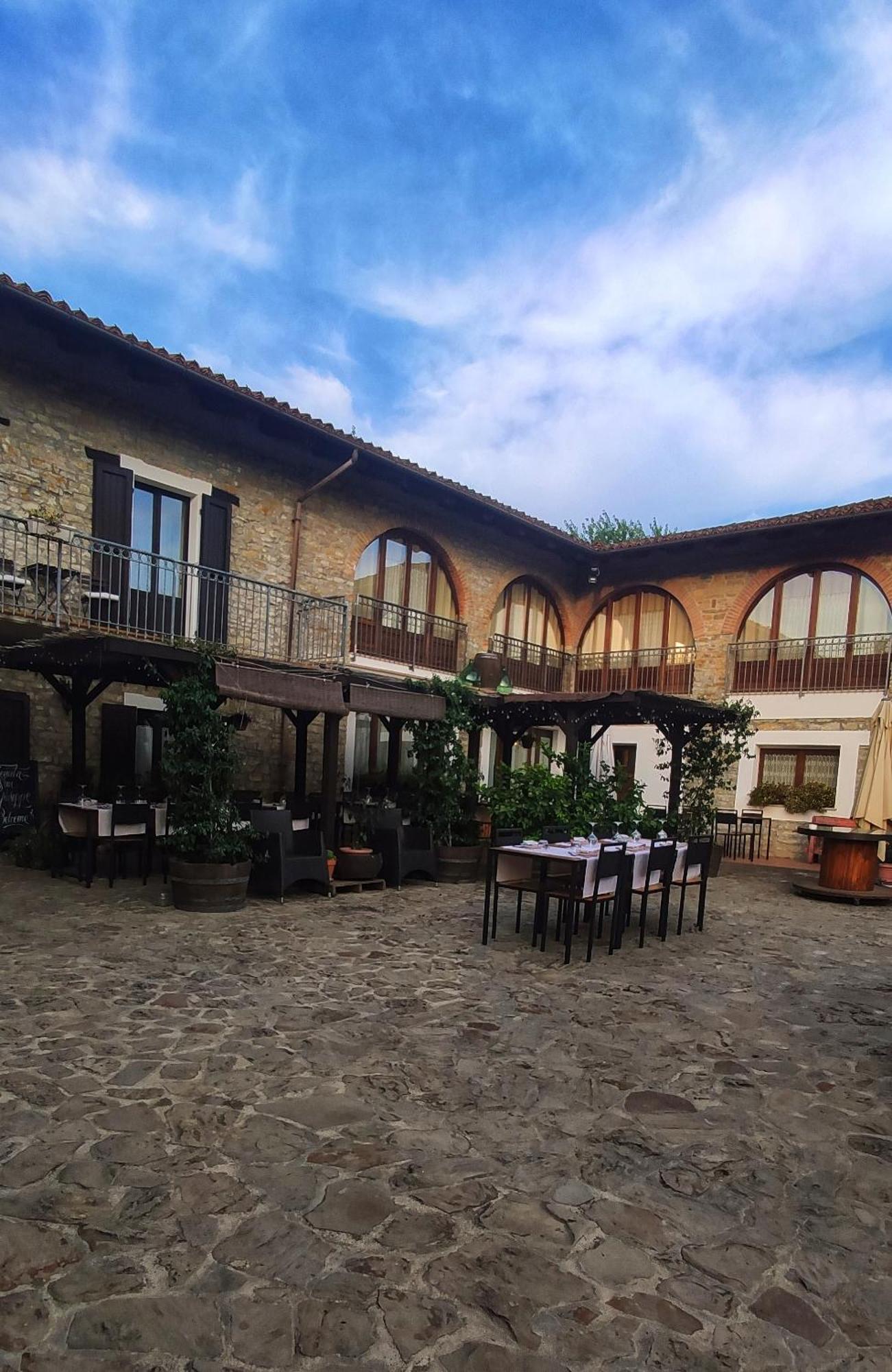 Agriturismo Tenuta San Giuseppe Коссано-Бельбо Экстерьер фото