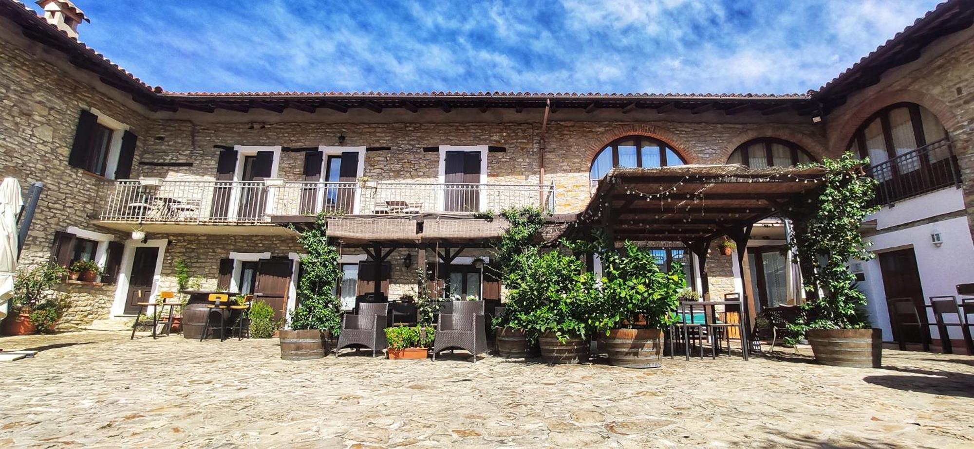 Agriturismo Tenuta San Giuseppe Коссано-Бельбо Экстерьер фото