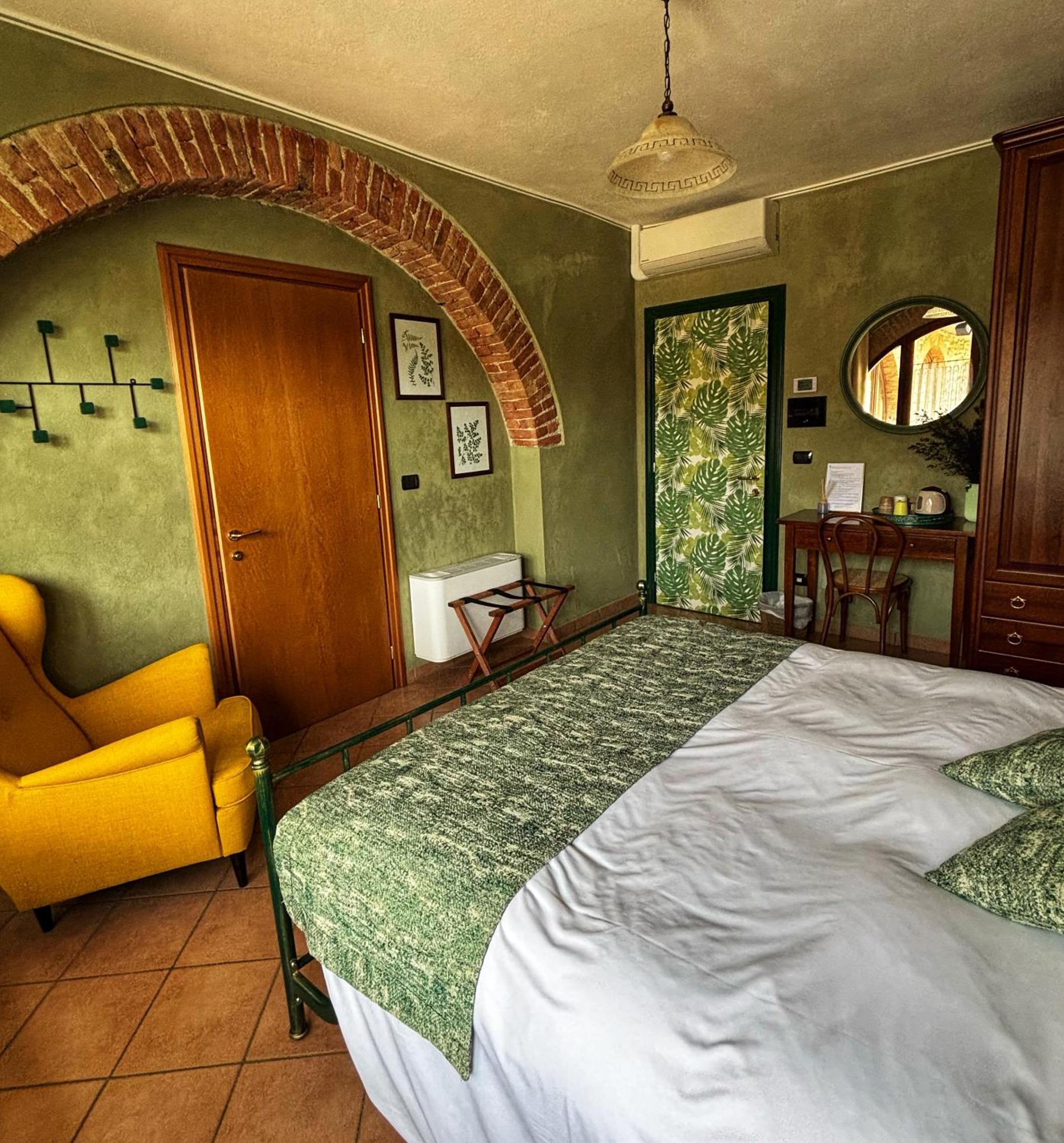Agriturismo Tenuta San Giuseppe Коссано-Бельбо Экстерьер фото