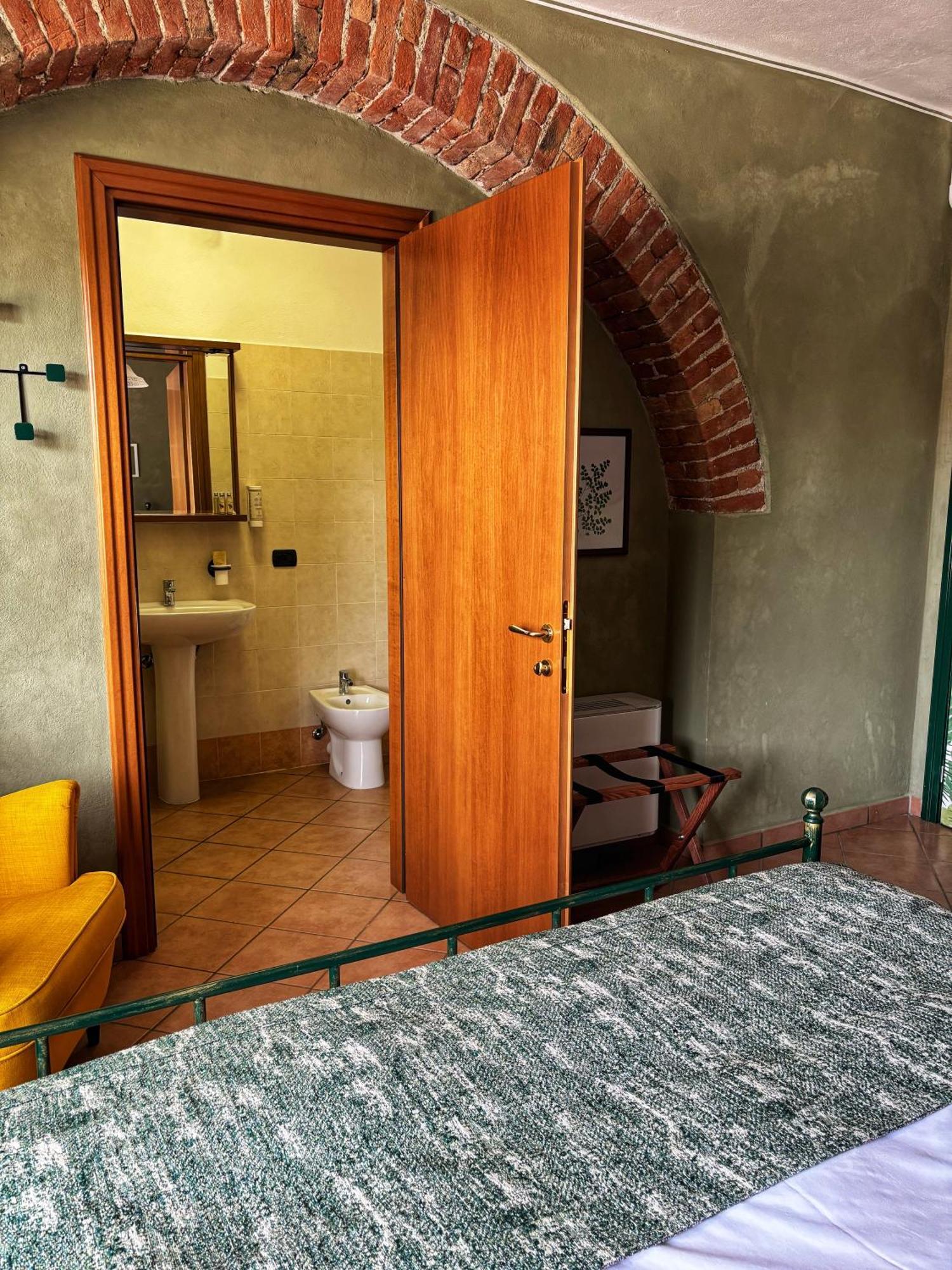 Agriturismo Tenuta San Giuseppe Коссано-Бельбо Экстерьер фото